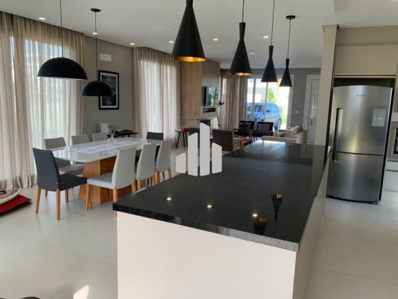 Imagem Casa de Condomínio com 4 Quartos à Venda, 320 m² em Guarita - Torres