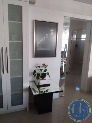 Imagem Apartamento com 3 Quartos para Temporada, 130 m² em Centro - Balneário Camboriú Imagem Apartamento com 3 Quartos para Temporada, 130 m² em Centro - Balneário Camboriú