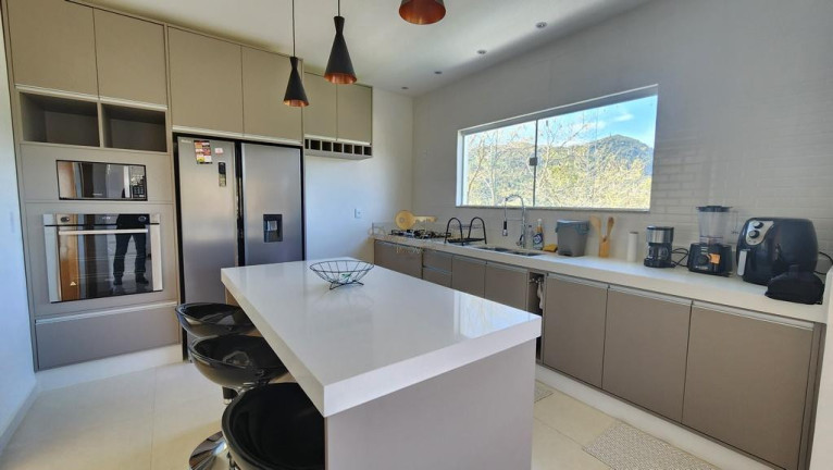 Imagem Casa com 4 Quartos à Venda, 223 m² em Albuquerque - Teresópolis