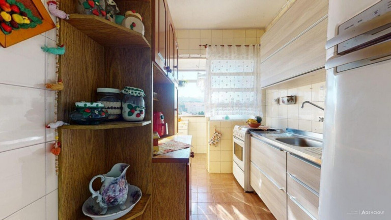 Imagem Imóvel com 2 Quartos à Venda, 78 m² em Cristal - Porto Alegre Imagem Imóvel com 2 Quartos à Venda, 78 m² em Cristal - Porto Alegre