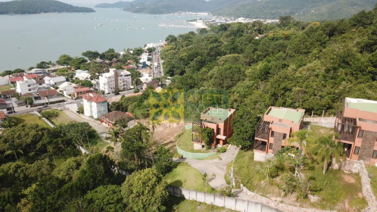 Imagem Casa com 13 Quartos à Venda, 119.891 m² em Centro - Porto Belo Imagem Casa com 13 Quartos à Venda, 119.891 m² em Centro - Porto Belo