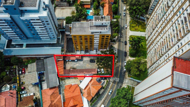 Imagem Terreno à Venda, 747 m² em Centro Cívico - Curitiba Imagem Terreno à Venda, 747 m² em Centro Cívico - Curitiba