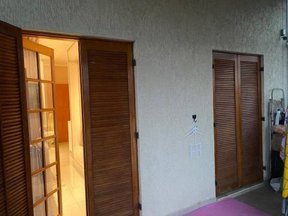 Imagem Sobrado com 5 Quartos à Venda, 240 m² em Picanço - Guarulhos Imagem Sobrado com 5 Quartos à Venda, 240 m² em Picanço - Guarulhos