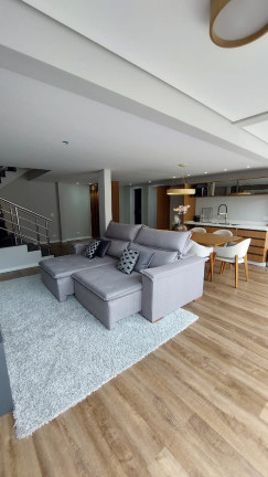 Casa com 3 Quartos à Venda, 212 m² em Interlagos - São Paulo