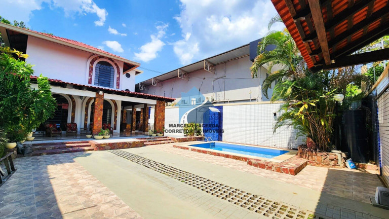 Casa com 4 Quartos à Venda, 385 m² em Adrianópolis - Manaus