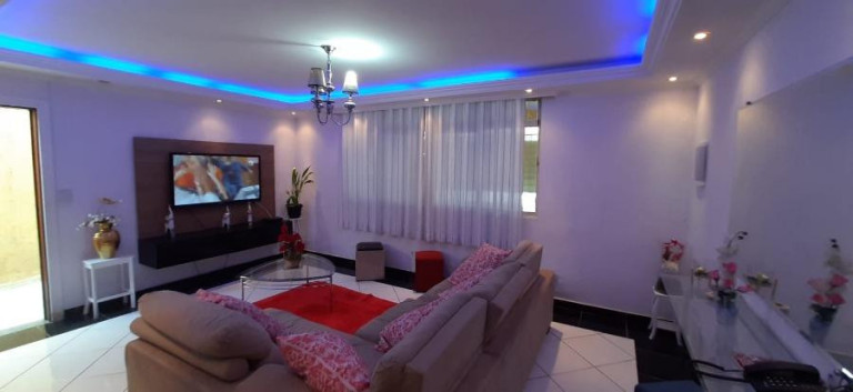 Imagem Casa com 4 Quartos à Venda, 235 m² em Jardim Paraventi - Guarulhos