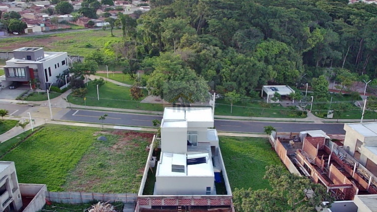 Imagem Casa de Condomínio com 3 Quartos à Venda, 160 m² em Parqville Pinheiros - Aparecida De Goiânia Imagem Casa de Condomínio com 3 Quartos à Venda, 160 m² em Parqville Pinheiros - Aparecida De Goiânia