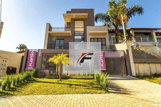 Sobrado com 3 Quartos à Venda, 166 m² em água Verde - Curitiba