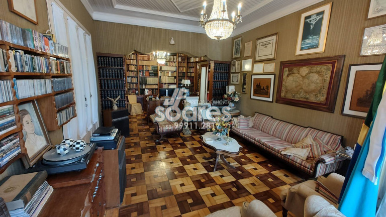 Imagem Casa com 5 Quartos à Venda, 620 m² em Centro - Pelotas