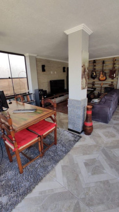 Imagem Casa com 4 Quartos à Venda, 295 m² em Cascata Do Imbuí - Teresópolis