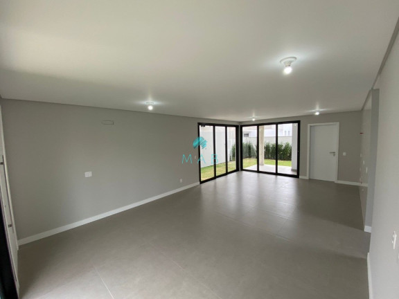 Imagem Sobrado com 4 Quartos à Venda, 159 m² em Cachoeira Do Bom Jesus - Florianópolis