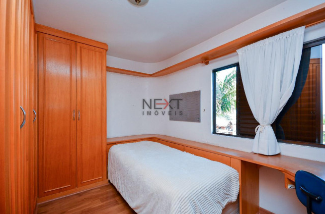 Imagem Casa com 4 Quartos à Venda, 225 m² em Pilarzinho - Curitiba