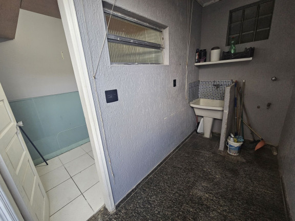 Imagem Casa com 4 Quartos para Alugar, 276 m² em Aparecida - Santos