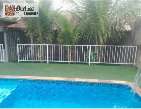 Imagem Sobrado com 8 Quartos à Venda, 480 m² em Mongaguá Imagem Sobrado com 8 Quartos à Venda, 480 m² em Mongaguá