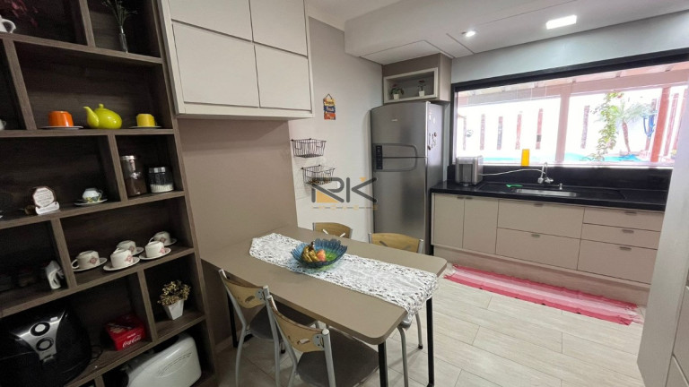 Imagem Casa com 4 Quartos à Venda, 250 m² em Centro - Ubatuba Imagem Casa com 4 Quartos à Venda, 250 m² em Centro - Ubatuba