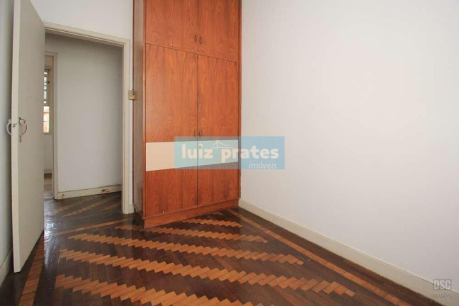 Imagem Casa com 4 Quartos à Venda, 200 m² em Medianeira - Porto Alegre