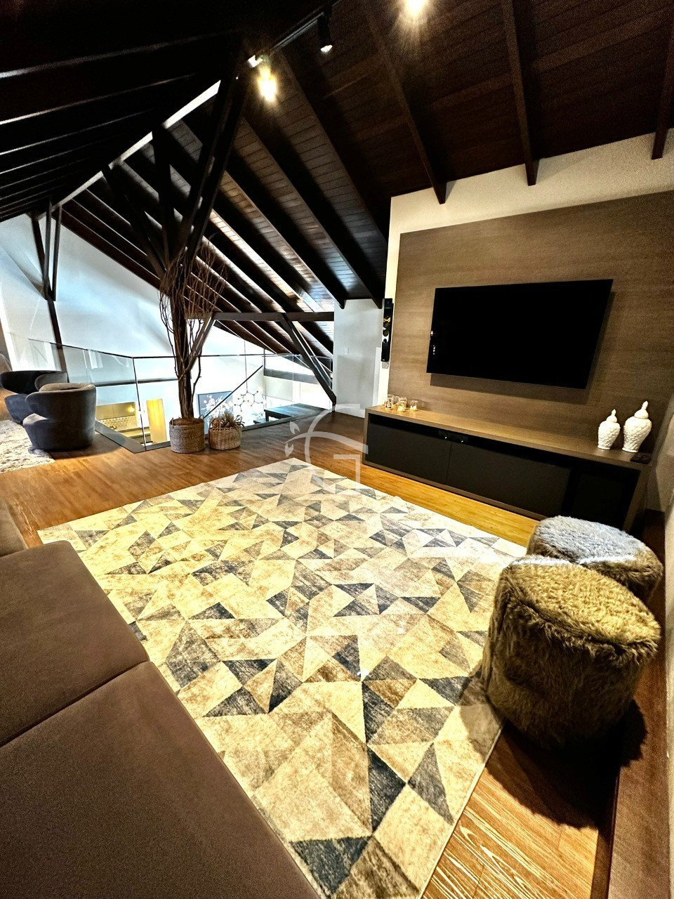Imagem Casa com 4 Quartos à Venda, 400 m² em Costa E Silva - Joinville Imagem Casa com 4 Quartos à Venda, 400 m² em Costa E Silva - Joinville