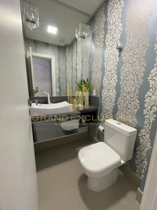 Imagem Apartamento com 3 Quartos à Venda, 132 m² em Centro - Balneário Camboriú Imagem Apartamento com 3 Quartos à Venda, 132 m² em Centro - Balneário Camboriú