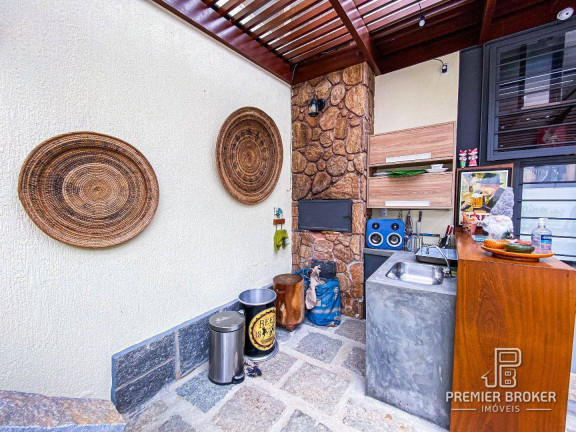 Imagem Casa com 3 Quartos à Venda, 150 m² em Comary - Teresópolis