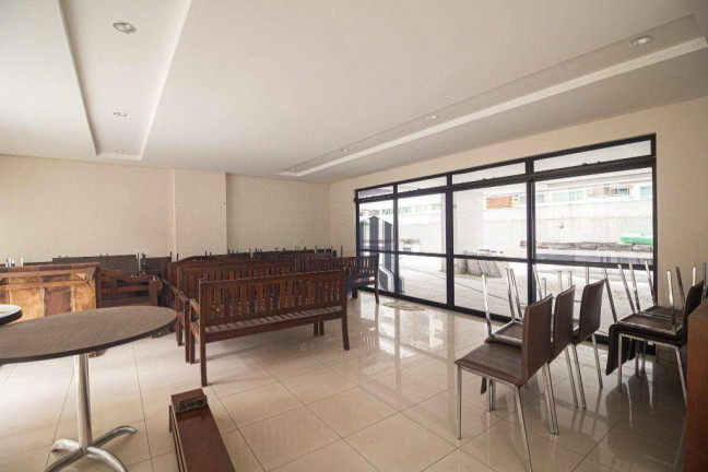 Apartamento com 2 Quartos para Alugar, 64 m² em Centro - Curitiba