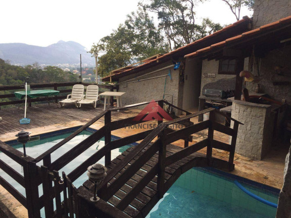 Casa com 4 Quartos à Venda, 600 m² em Itaipu - Niterói