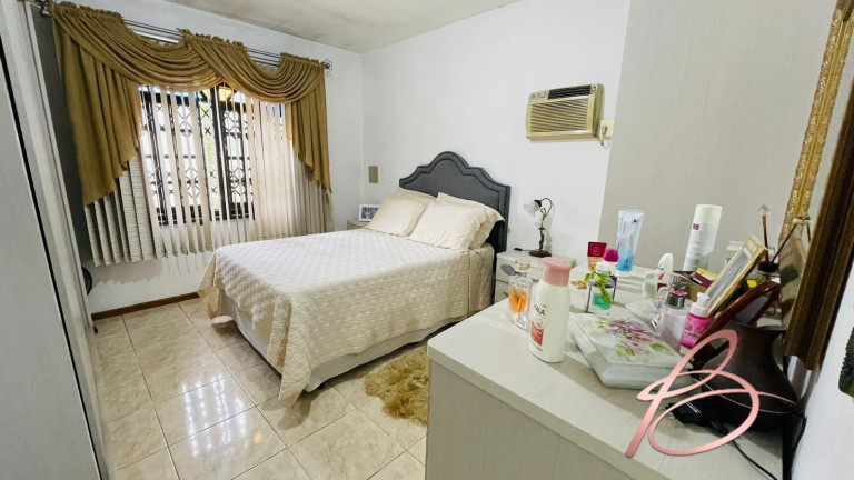 Imagem Casa com 3 Quartos à Venda, 161 m² em São João - Itajaí Imagem Casa com 3 Quartos à Venda, 161 m² em São João - Itajaí