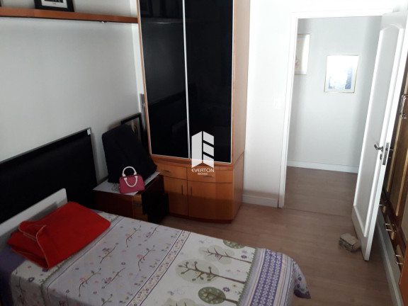 Imagem Casa com 5 Quartos à Venda, 703 m² em Duque De Caxias - Santa Maria