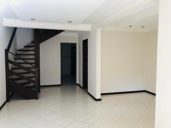 Imagem Casa com 5 Quartos à Venda, 200 m² em Inocoop - Camaçari