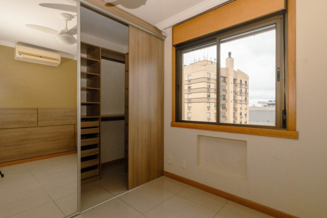 Imagem Imóvel com 3 Quartos à Venda, em Passo Da Areia - Porto Alegre Imagem Imóvel com 3 Quartos à Venda, em Passo Da Areia - Porto Alegre