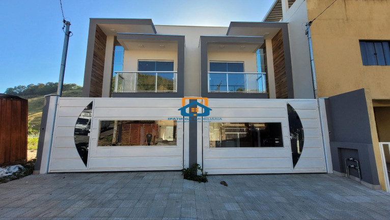 Casa com 3 Quartos à Venda, 145 m² em Chácaras Oliveira - Ipatinga