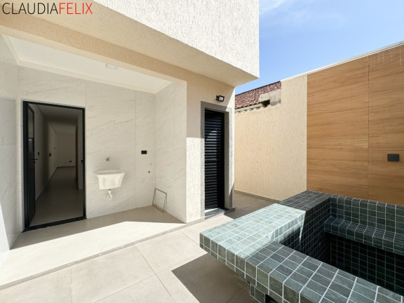 Imagem Casa com 3 Quartos à Venda, 120 m² em Guilhermina - Praia Grande