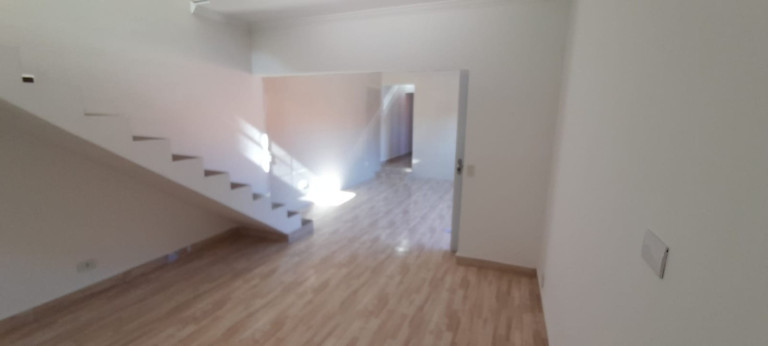 Imagem Sobrado com 3 Quartos à Venda, 210 m² em Jardim Hípica Pinheiro - Taubaté Imagem Sobrado com 3 Quartos à Venda, 210 m² em Jardim Hípica Pinheiro - Taubaté