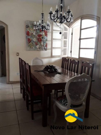Imagem Casa com 5 Quartos à Venda, 250 m² em Piratininga - Niterói Imagem Casa com 5 Quartos à Venda, 250 m² em Piratininga - Niterói