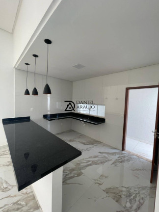 Imagem Casa com 3 Quartos à Venda,  em Mossoró