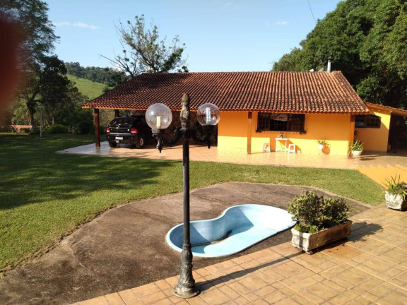 Chácara com 3 Quartos à Venda, 250 m² em Biriça Do Valado - Bragança Paulista
