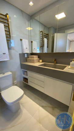 Imagem Apartamento com 3 Quartos à Venda, 136 m² em Centro - Balneário Camboriú Imagem Apartamento com 3 Quartos à Venda, 136 m² em Centro - Balneário Camboriú
