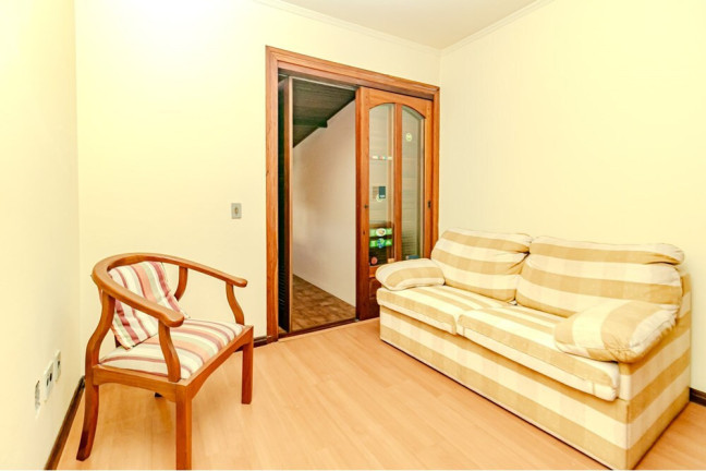 Imagem Casa com 3 Quartos à Venda, em Menino Deus - Porto Alegre Imagem Casa com 3 Quartos à Venda, em Menino Deus - Porto Alegre