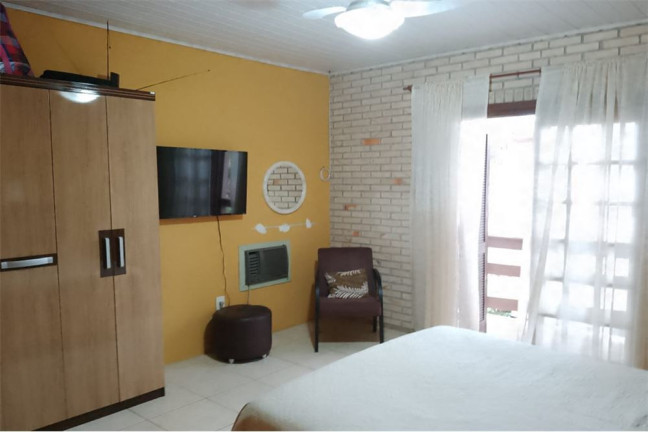 Imagem Casa com 3 Quartos à Venda, em Jardim Itu - Porto Alegre Imagem Casa com 3 Quartos à Venda, em Jardim Itu - Porto Alegre