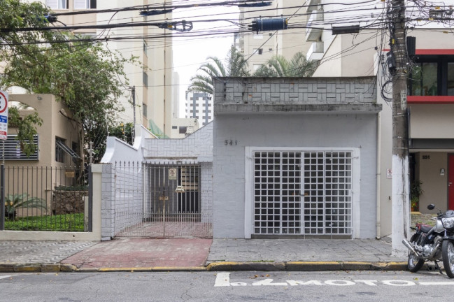 Casa com 2 Quartos à Venda, 140 m² em Indianópolis - São Paulo