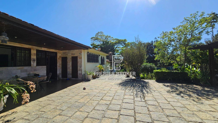 Imagem Casa com 4 Quartos à Venda, 503 m² em Parque São Luiz - Teresópolis