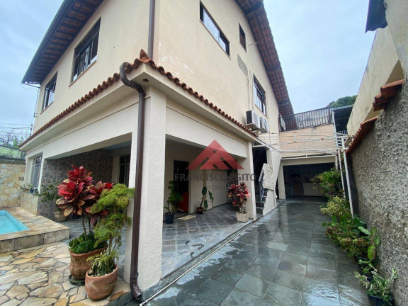 Imagem Casa com 5 Quartos à Venda, 371 m² em Patronato - São Gonçalo