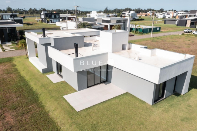 Imagem Casa de Condomínio com 3 Quartos à Venda, 190 m² em Nenhum - Torres Imagem Casa de Condomínio com 3 Quartos à Venda, 190 m² em Nenhum - Torres
