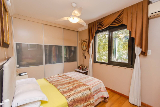 Imagem Apartamento com 3 Quartos à Venda, 94 m² em Petrópolis - Porto Alegre Imagem Apartamento com 3 Quartos à Venda, 94 m² em Petrópolis - Porto Alegre