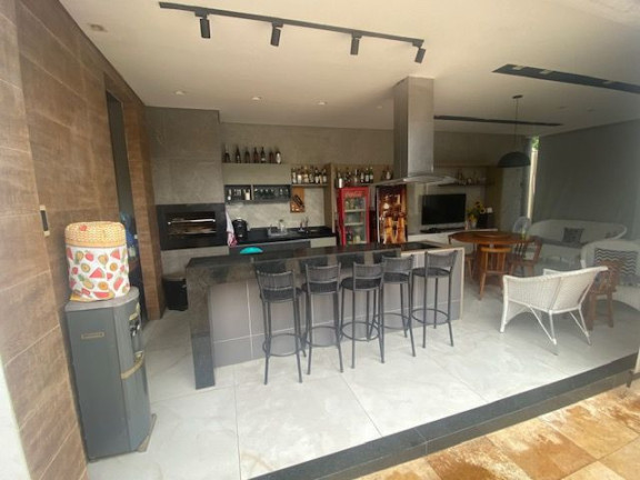 Imagem Casa com 3 Quartos à Venda, 300 m² em Cidade Dos Funcionários - Fortaleza Imagem Casa com 3 Quartos à Venda, 300 m² em Cidade Dos Funcionários - Fortaleza