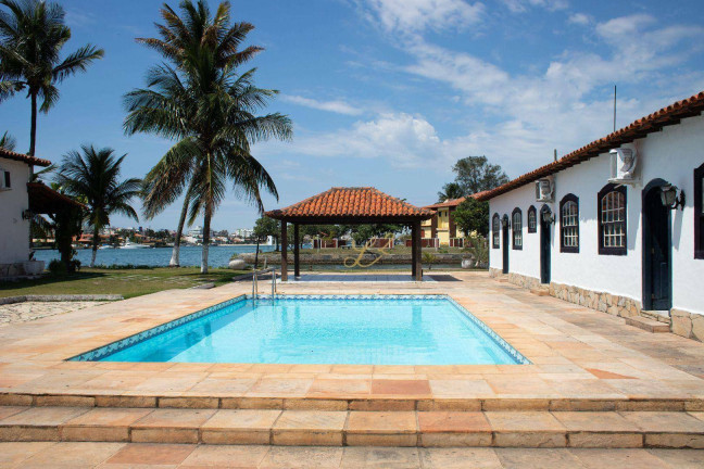 Casa com 15 Quartos à Venda, 500 m² em Ogiva - Cabo Frio