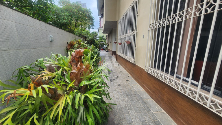 Casa com 5 Quartos à Venda, 500 m² em Embaré - Santos