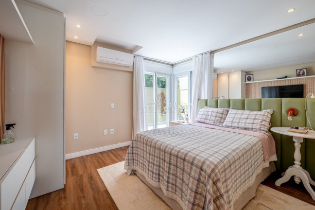 Imagem Apartamento com 3 Quartos à Venda, 150 m² em Cristal - Porto Alegre Imagem Apartamento com 3 Quartos à Venda, 150 m² em Cristal - Porto Alegre