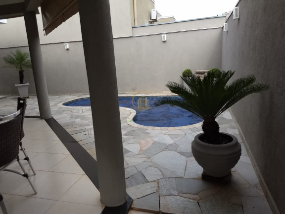 Casa com 3 Quartos à Venda, 250 m² em Loteamento Recanto Do Lago - São José Do Rio Preto