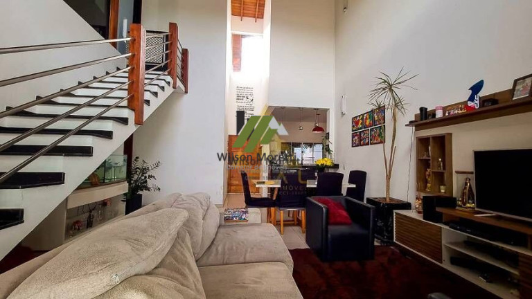 Imagem Casa com 4 Quartos à Venda, 300 m²