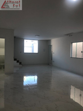 Imagem Casa com 3 Quartos à Venda, 135 m² em Tupi - Praia Grande Imagem Casa com 3 Quartos à Venda, 135 m² em Tupi - Praia Grande